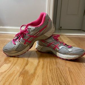 ASICS tennis shoes. Great condition pink and grey. Worn about 5x